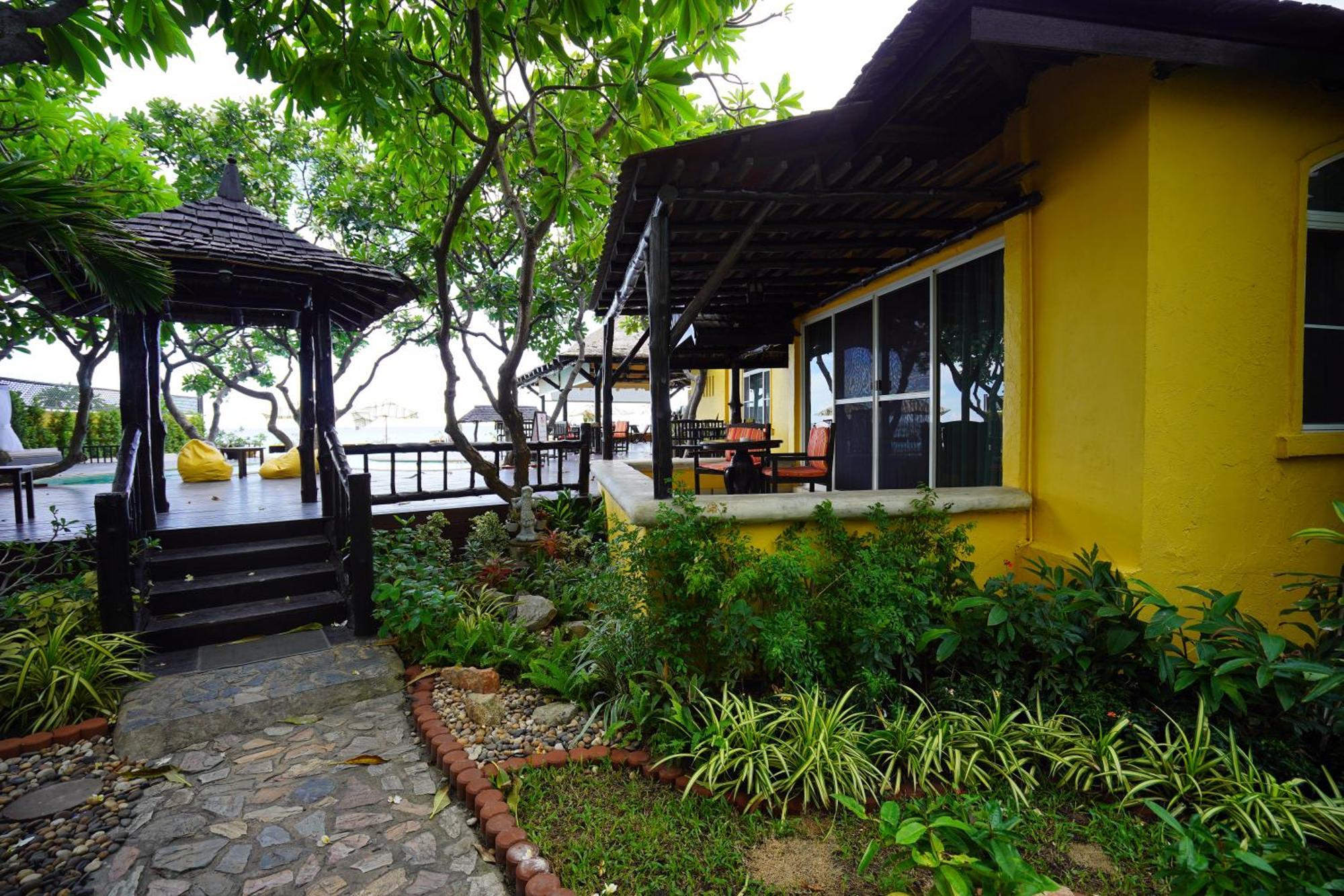 Supatra Hua Hin Resort Exterior photo